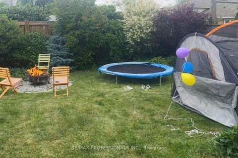 Photo 48 at 4 Gatewood Crescent, Humber Valley, Toronto