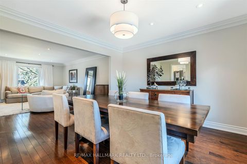 Photo 8 at 136 Mossgrove Trail, Windfields, Toronto