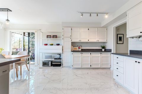 Photo 13 at 136 Mossgrove Trail, Windfields, Toronto