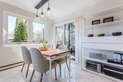 Photo 14 at 136 Mossgrove Trail, Windfields, Toronto