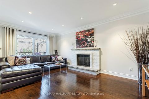 Photo 16 at 136 Mossgrove Trail, Windfields, Toronto
