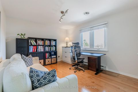 Photo 29 at 136 Mossgrove Trail, Windfields, Toronto