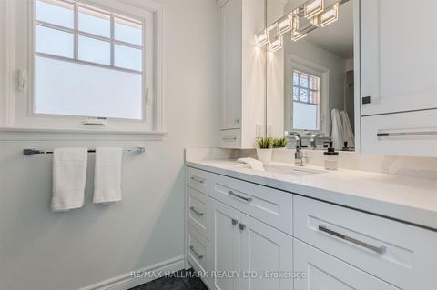 Photo 30 at 136 Mossgrove Trail, Windfields, Toronto