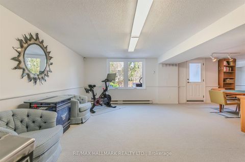 Photo 34 at 136 Mossgrove Trail, Windfields, Toronto