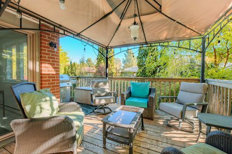 Photo 38 at 136 Mossgrove Trail, Windfields, Toronto