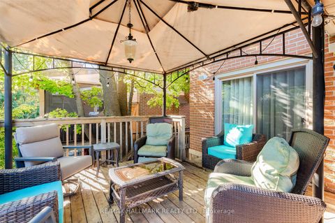 Photo 40 at 136 Mossgrove Trail, Windfields, Toronto