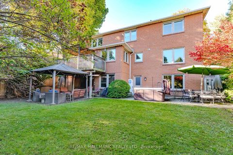 Photo 42 at 136 Mossgrove Trail, Windfields, Toronto