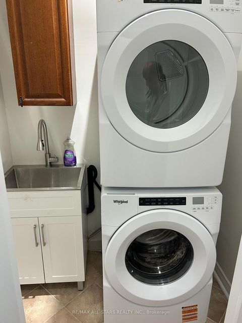 Photo 11 at 171 Shaftsbury Avenue, Westbrook, Richmond Hill