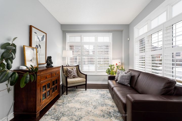 Photo 4 at 2213 Littondale Lane, BC Bronte Creek, Oakville