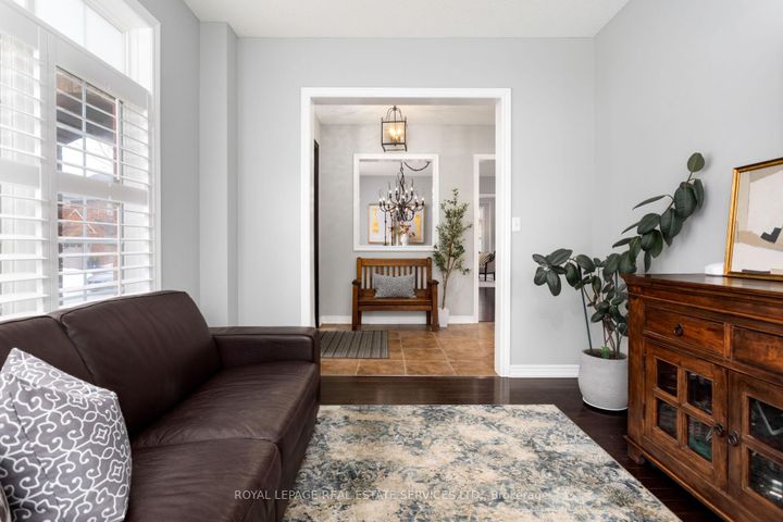 Photo 5 at 2213 Littondale Lane, BC Bronte Creek, Oakville