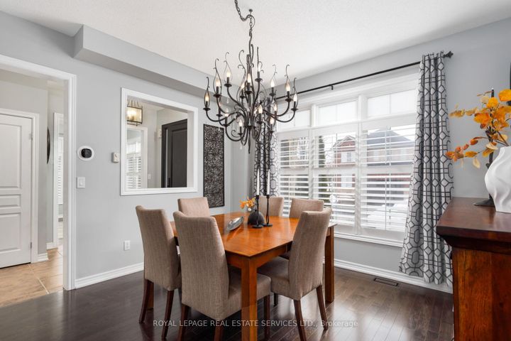 Photo 6 at 2213 Littondale Lane, BC Bronte Creek, Oakville