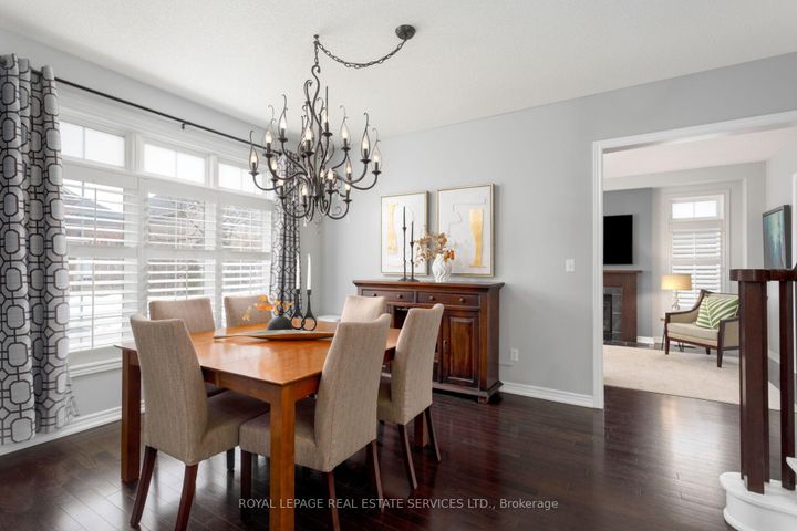 Photo 7 at 2213 Littondale Lane, BC Bronte Creek, Oakville