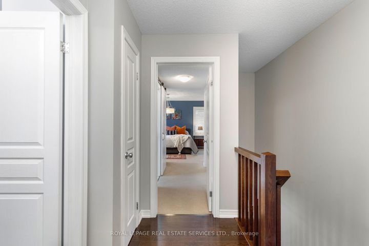 Photo 18 at 2213 Littondale Lane, BC Bronte Creek, Oakville