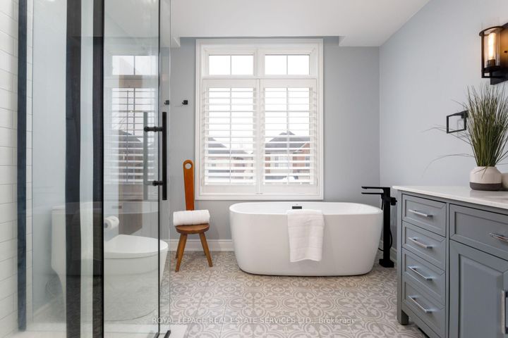 Photo 24 at 2213 Littondale Lane, BC Bronte Creek, Oakville