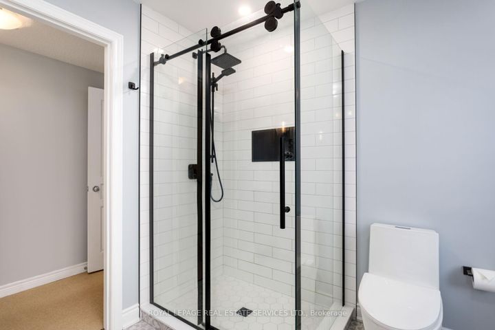 Photo 26 at 2213 Littondale Lane, BC Bronte Creek, Oakville