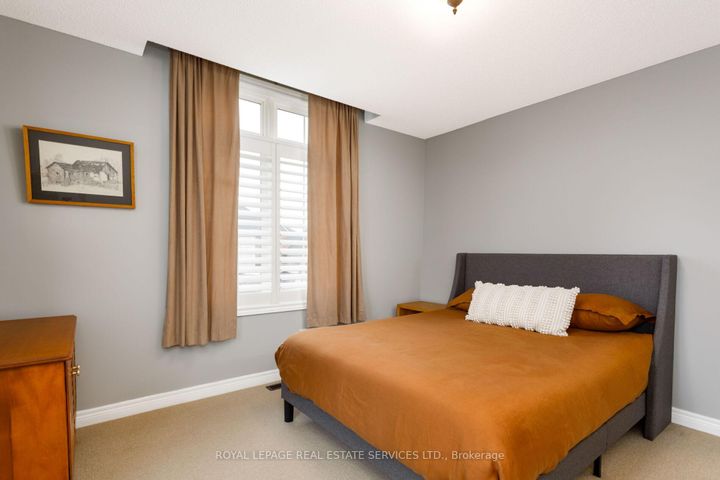 Photo 33 at 2213 Littondale Lane, BC Bronte Creek, Oakville