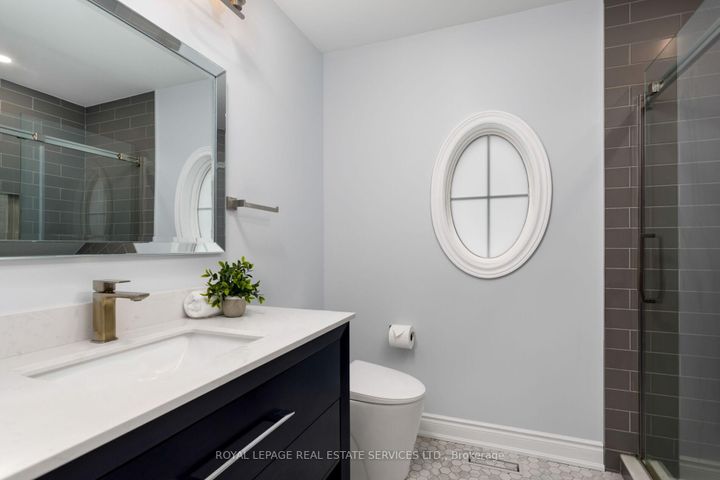 Photo 34 at 2213 Littondale Lane, BC Bronte Creek, Oakville