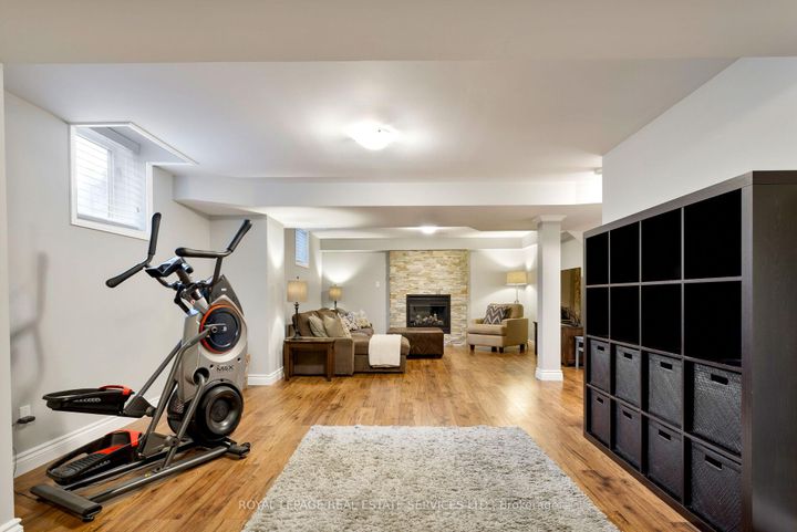 Photo 37 at 2213 Littondale Lane, BC Bronte Creek, Oakville