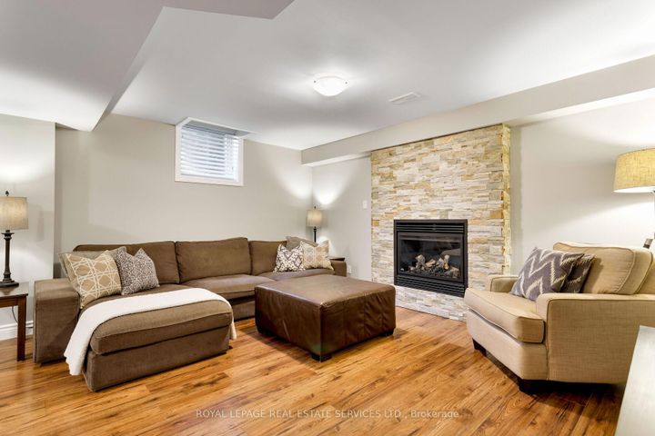 Photo 39 at 2213 Littondale Lane, BC Bronte Creek, Oakville