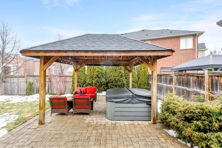 Photo 42 at 2213 Littondale Lane, BC Bronte Creek, Oakville