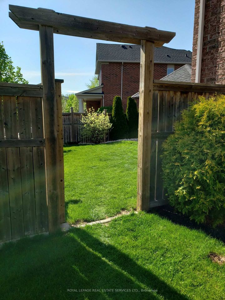 Photo 47 at 2213 Littondale Lane, BC Bronte Creek, Oakville