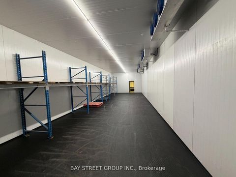 Photo 4 at 15 - 140 Finchdene Square, Rouge E11, Toronto