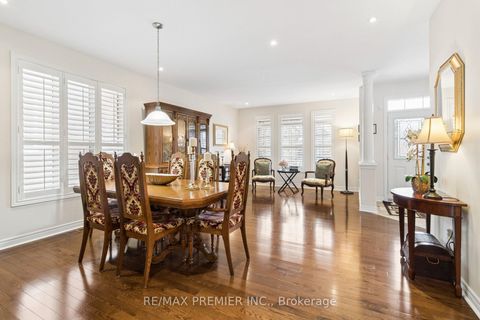 Photo 4 at 11 Eakins Drive E, Bayview Northeast, Aurora