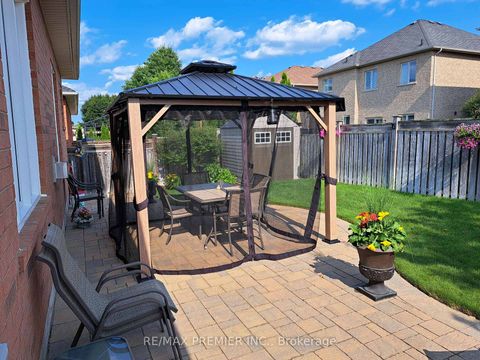 Photo 22 at 11 Eakins Drive E, Bayview Northeast, Aurora