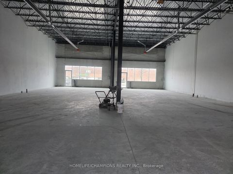 Photo 1 at 3 - 95 State Crown Boulevard, Milliken, Toronto