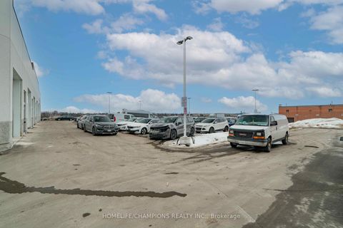 Photo 2 at 3 - 95 State Crown Boulevard, Milliken, Toronto