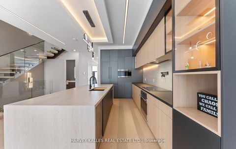 Photo 10 at 656 Oriole Parkway, Eglinton, Toronto