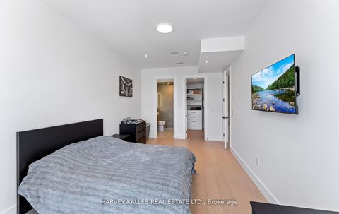 Photo 13 at 656 Oriole Parkway, Eglinton, Toronto