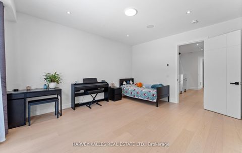 Photo 18 at 656 Oriole Parkway, Eglinton, Toronto