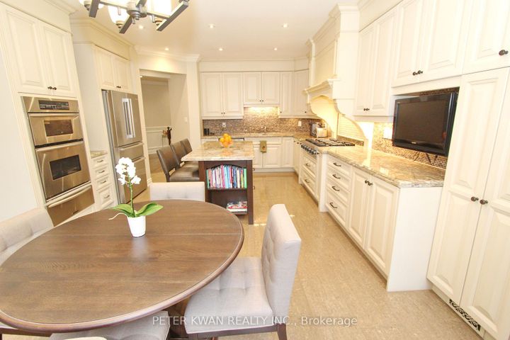 Photo 9 at 19 Seabreeze Avenue, Patterson, Vaughan