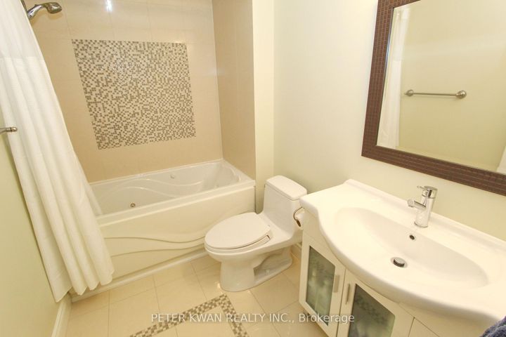 Photo 36 at 19 Seabreeze Avenue, Patterson, Vaughan