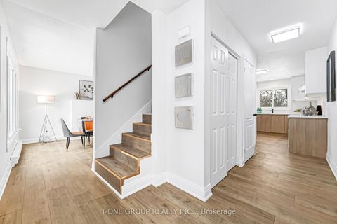 Photo 5 at 308 Miami Drive, Keswick South, Georgina