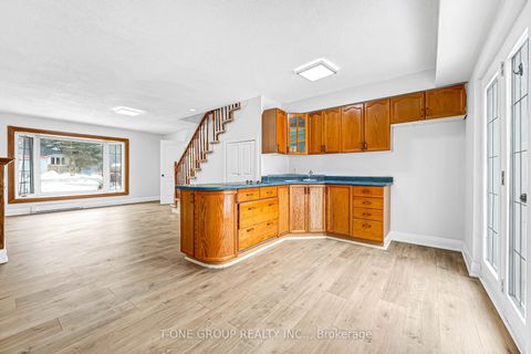 Photo 22 at 308 Miami Drive, Keswick South, Georgina