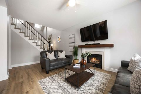 Photo 10 at 140 Vipond Road, Brooklin, Whitby