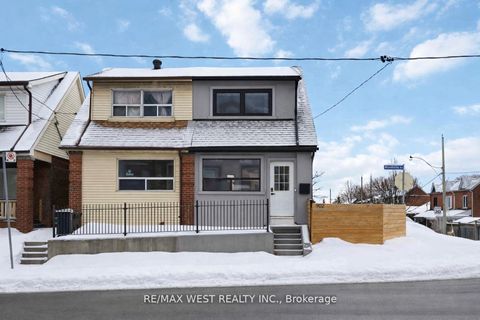 Photo 2 at 902 Woodbine Avenue, Woodbine Corridor, Toronto