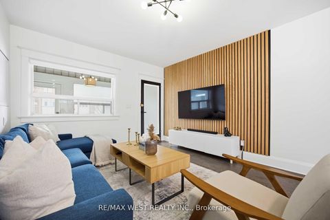 Photo 5 at 902 Woodbine Avenue, Woodbine Corridor, Toronto