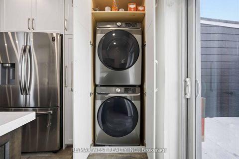 Photo 20 at 902 Woodbine Avenue, Woodbine Corridor, Toronto