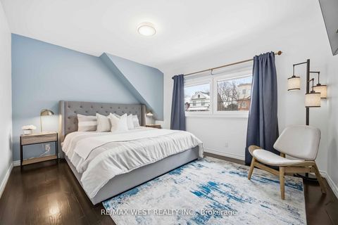 Photo 23 at 902 Woodbine Avenue, Woodbine Corridor, Toronto