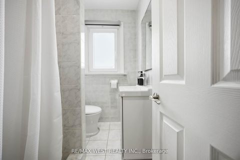 Photo 26 at 902 Woodbine Avenue, Woodbine Corridor, Toronto