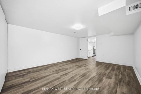 Photo 41 at 902 Woodbine Avenue, Woodbine Corridor, Toronto