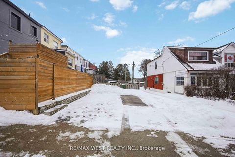 Photo 46 at 902 Woodbine Avenue, Woodbine Corridor, Toronto