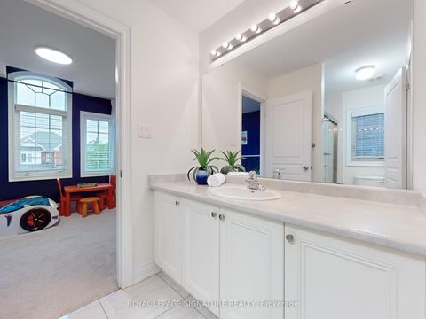 Photo 32 at 46 Kincardine Street, Kleinburg, Vaughan