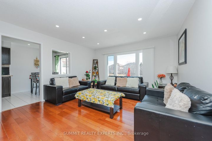 Photo 9 at 70 Wildberry Crescent, Wellington, Brampton