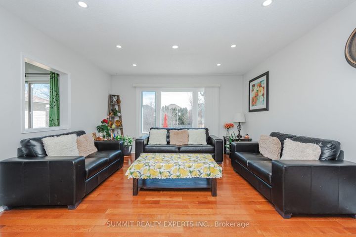 Photo 10 at 70 Wildberry Crescent, Wellington, Brampton