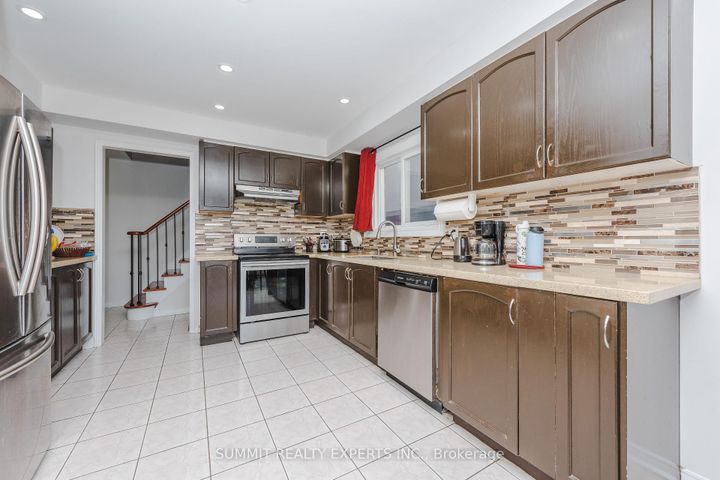 Photo 13 at 70 Wildberry Crescent, Wellington, Brampton