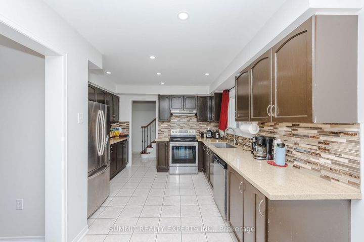 Photo 17 at 70 Wildberry Crescent, Wellington, Brampton